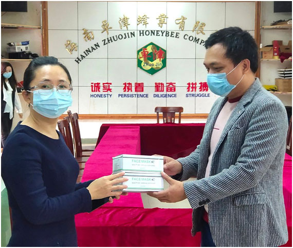 海口市团委 秀英区扶贫办派员到卓津蜂业指导复
